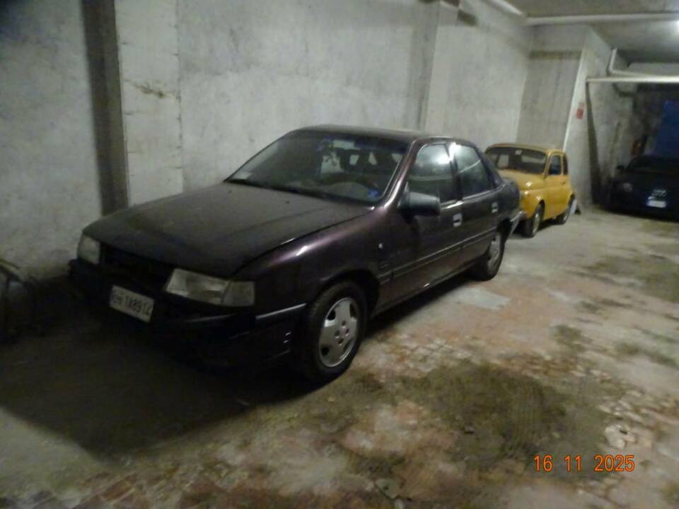 Bild 3/4 von Opel Vectra 2,0i (1991)