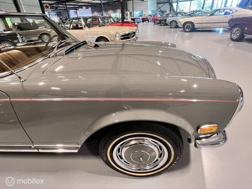 Immagine 9/33 di Mercedes-Benz 280 SL (1968)