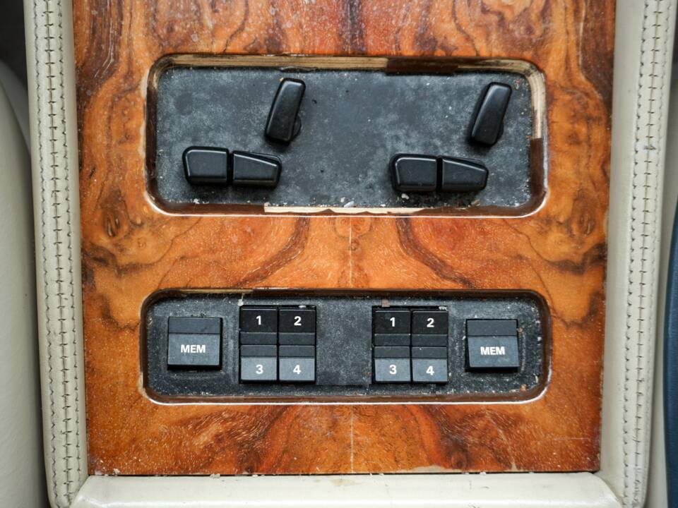 Image 18/45 of Bentley Turbo R (1988)
