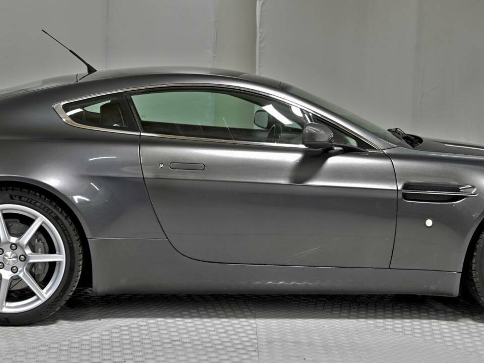 Image 8/50 de Aston Martin V8 Vantage (2006)