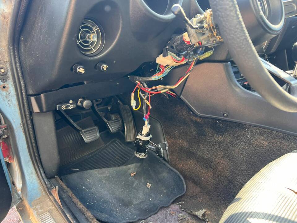 Image 8/8 of Datsun 280 Z (1977)