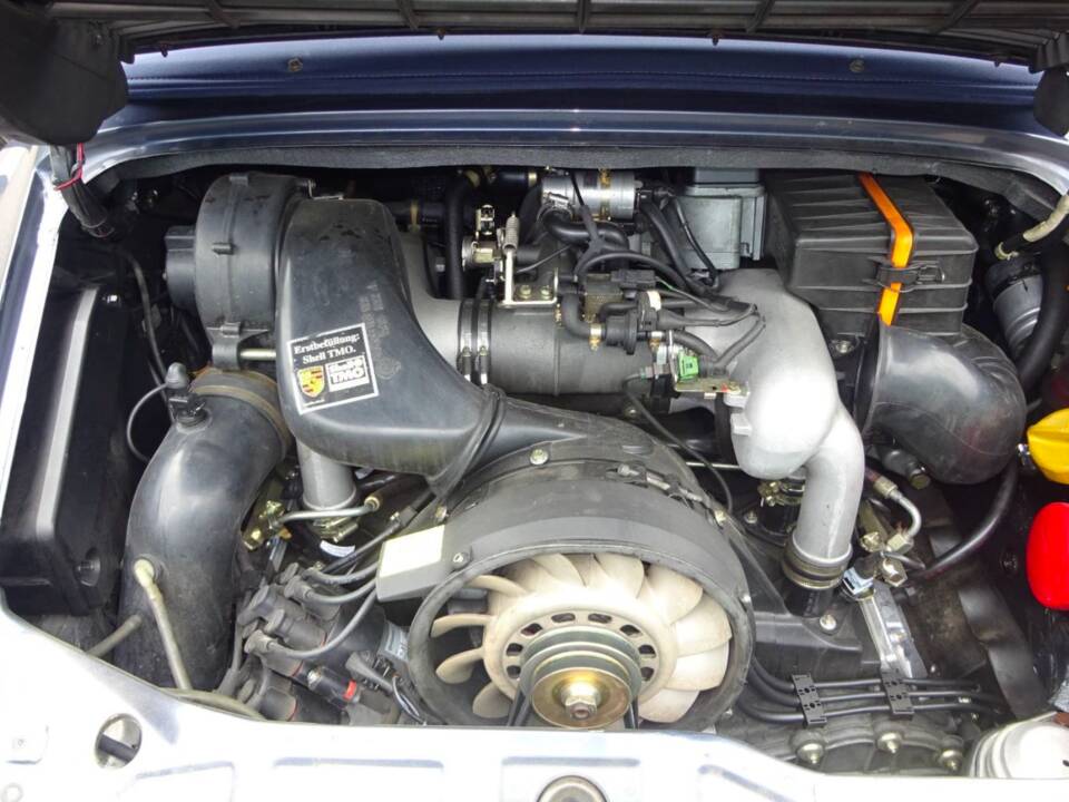 Image 4/10 of Porsche 911 Carrera 4 (1990)