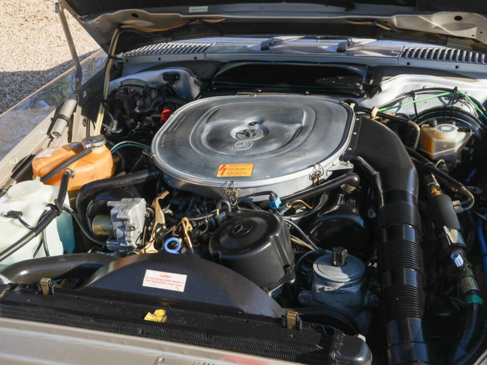 Bild 4/50 von Mercedes-Benz 560 SL (1987)