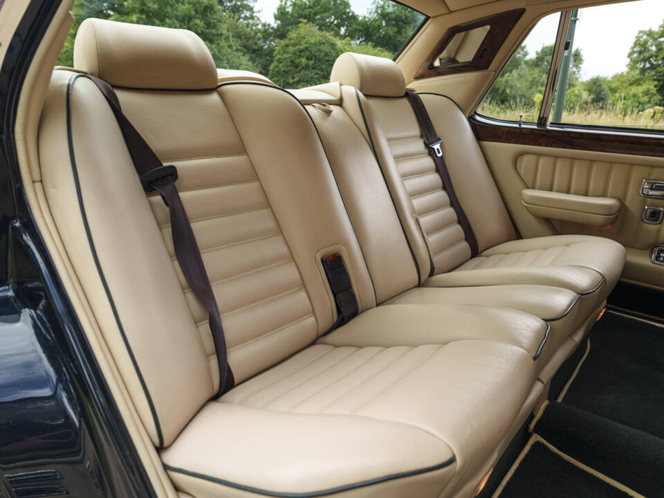 Bild 25/30 von Bentley Turbo RT (1997)