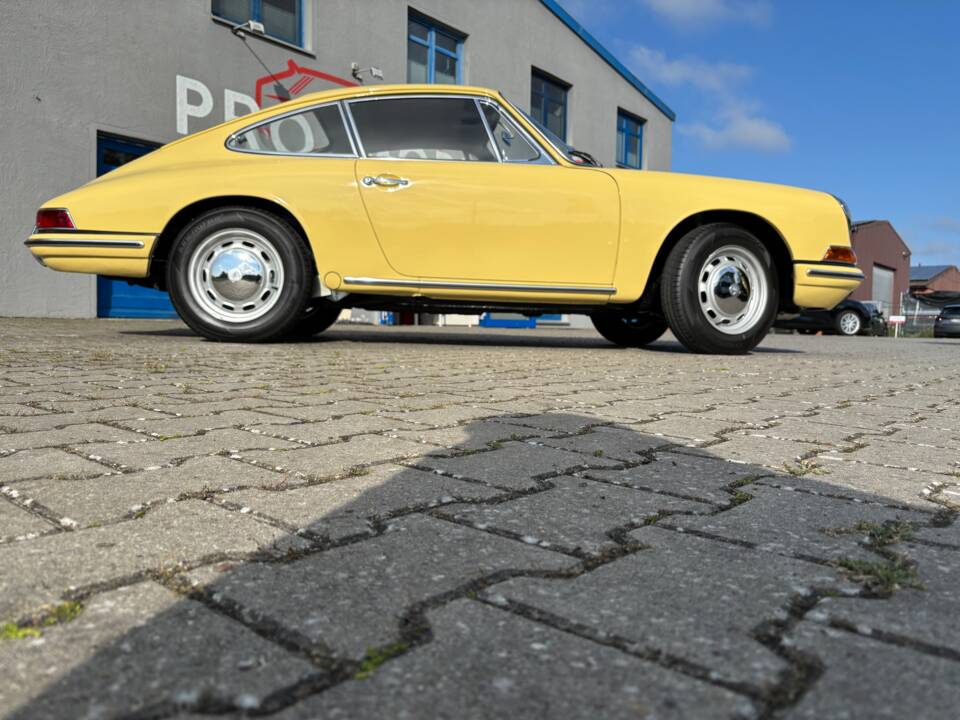 Image 2/70 of Porsche 912 (1965)