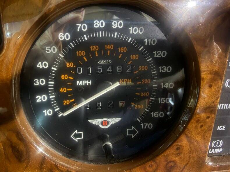 Image 40/50 of Bentley Turbo R (1988)