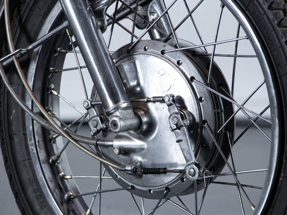 Immagine 42/50 di Kawasaki DUMMY (1970)