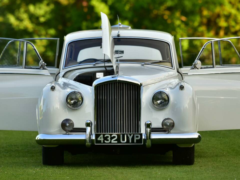 Bild 37/50 von Bentley S 2 (1961)