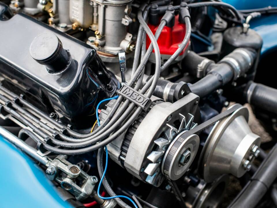 Image 16/18 of TVR Griffith 400 (1965)