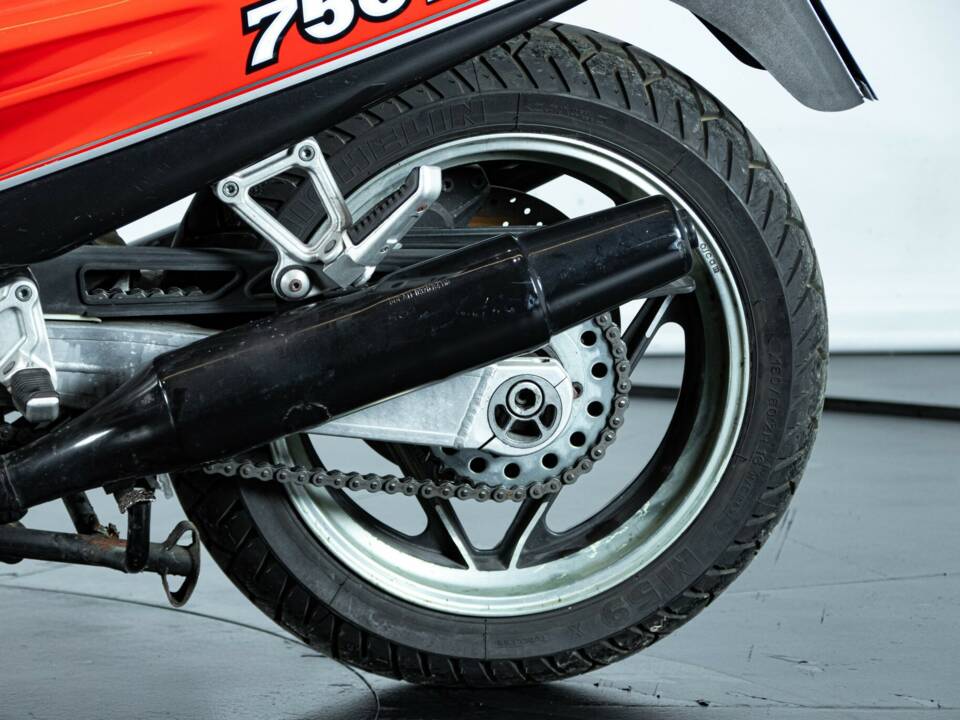 Image 19/50 de Ducati 750 Paso (1987)