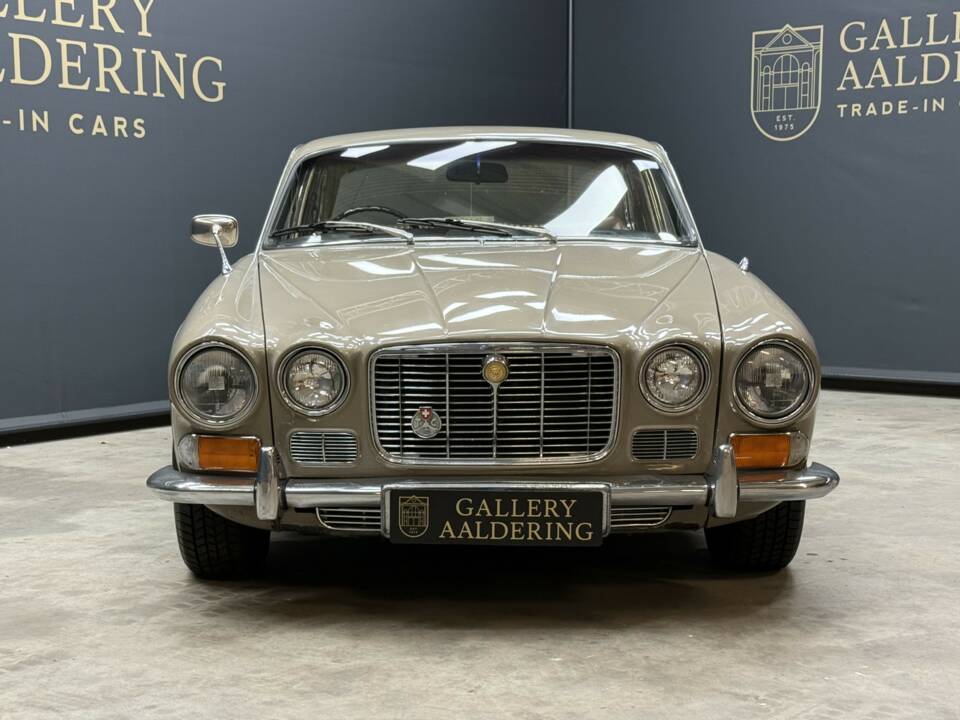 Bild 5/50 von Jaguar XJ 6 4.2 (1972)