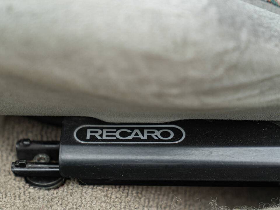 Image 33/50 of Lancia Delta HF Integrale 16V (1989)