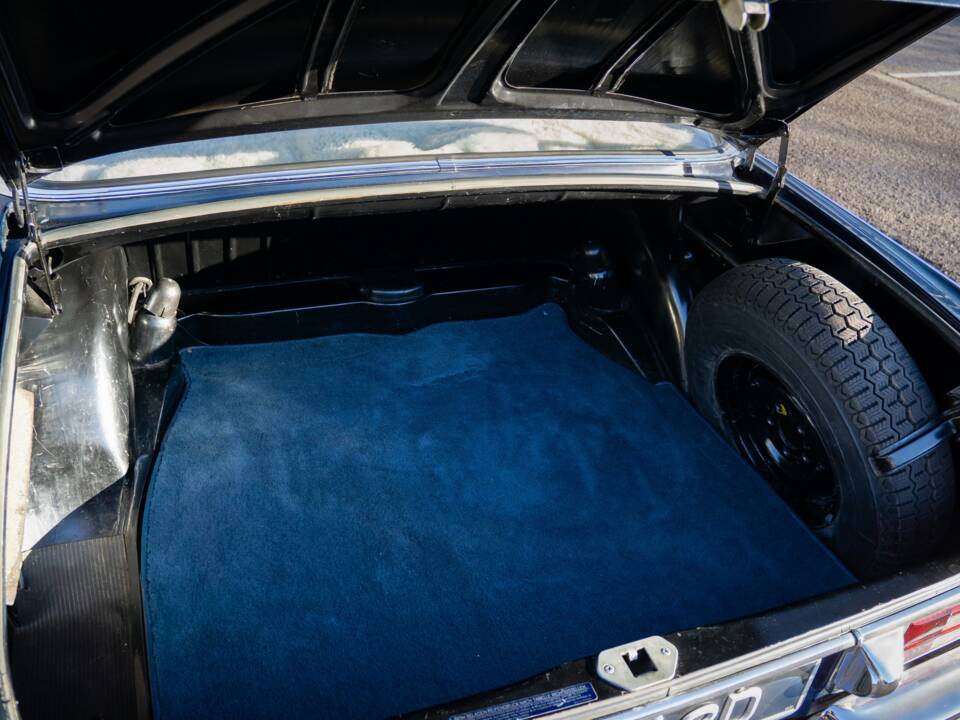 Image 26/29 de Mercedes-Benz 220 SE b (1966)