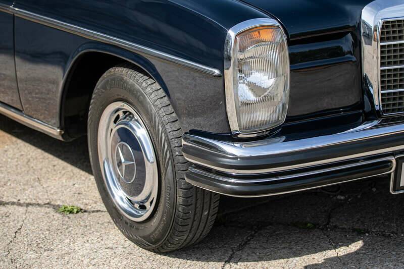 Image 38/50 of Mercedes-Benz 250 (1972)