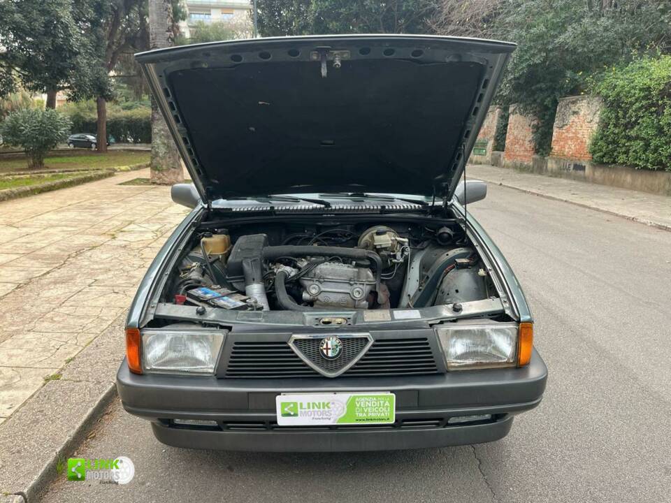 Image 22/22 de Alfa Romeo 75 1.8 (1988)