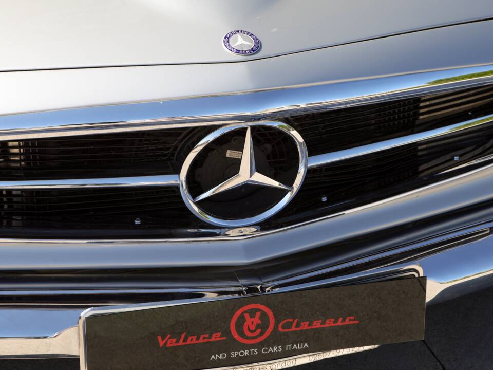 Image 16/70 of Mercedes-Benz 280 SL (1967)