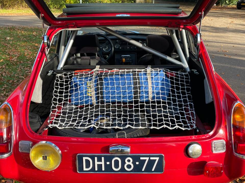 Image 6/50 of MG MGB GT (1972)