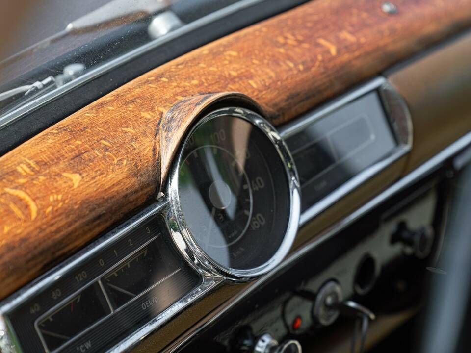 Image 32/50 of Mercedes-Benz 190 (1955)