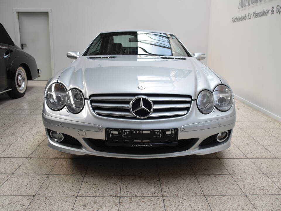 Image 2/30 of Mercedes-Benz SL 500 (2006)