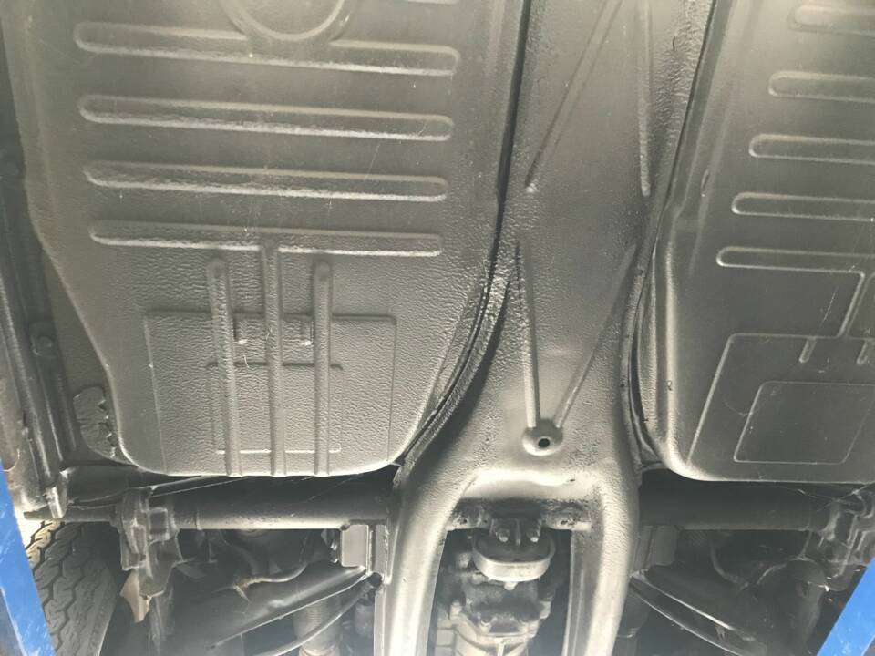 Image 33/34 of Volkswagen Beetle 1303 (1973)