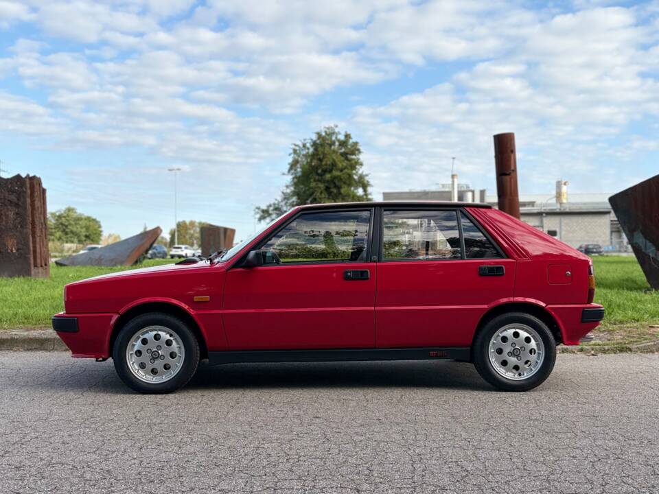 Afbeelding 2/11 van Lancia Delta HF Turbo (1986)