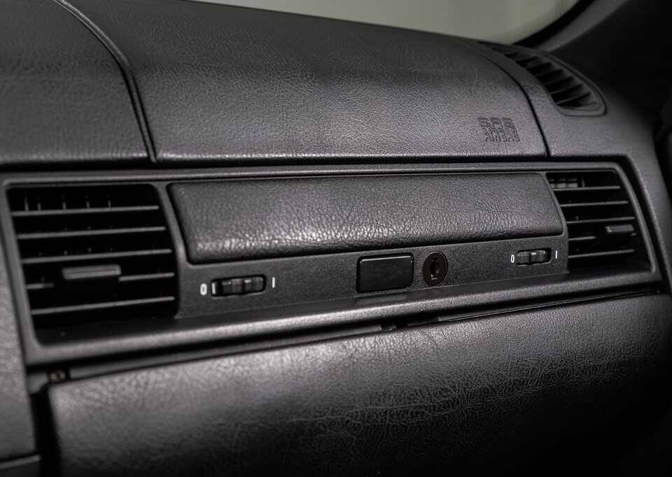 Immagine 22/46 di BMW 318i (1995)