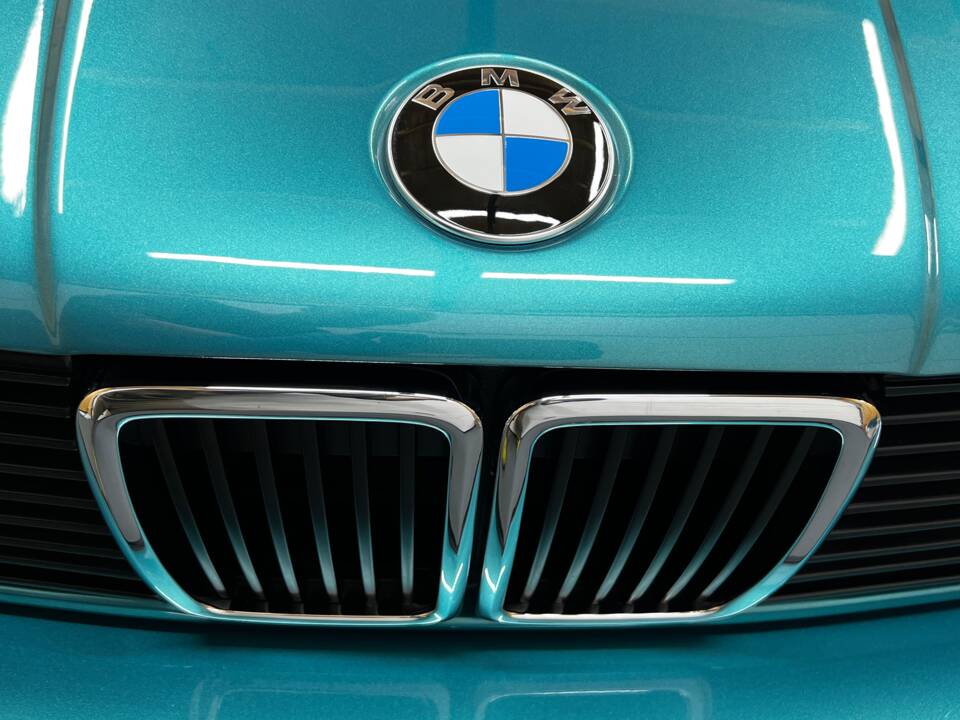 Immagine 8/21 di BMW 318i (1991)