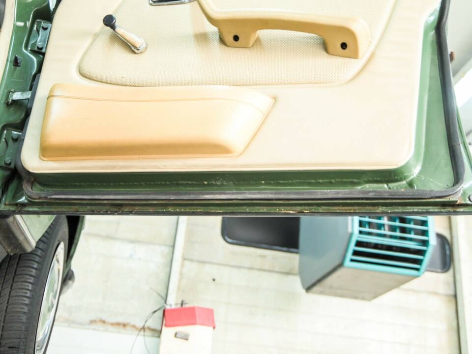 Afbeelding 48/50 van Mercedes-Benz 300 D (1978)