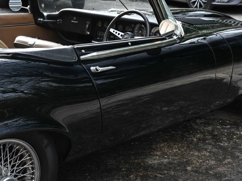 Image 22/50 de Jaguar Type E V12 (1974)