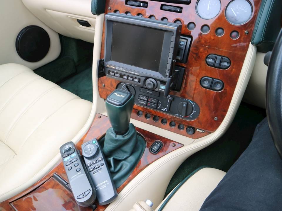 Bild 24/33 von Aston Martin V8 Volante (1998)