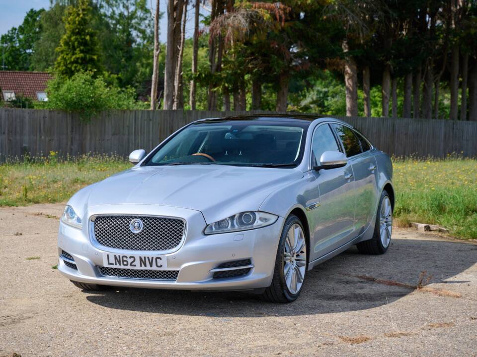 Bild 3/50 von Jaguar XJ 5.0 (2012)