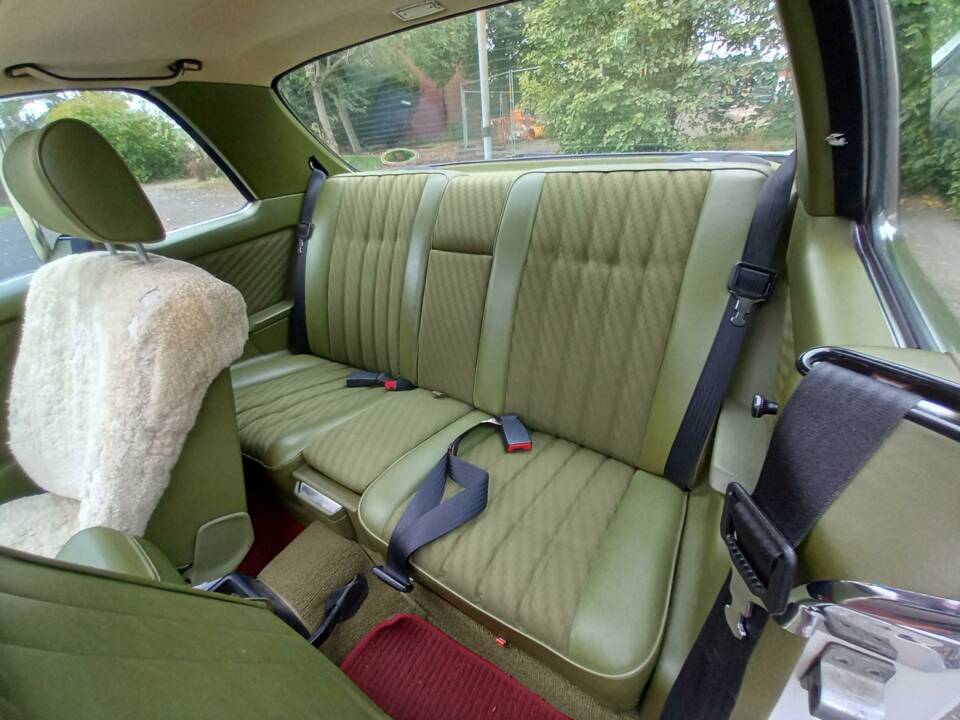 Image 8/15 of Mercedes-Benz 230 CE (1980)