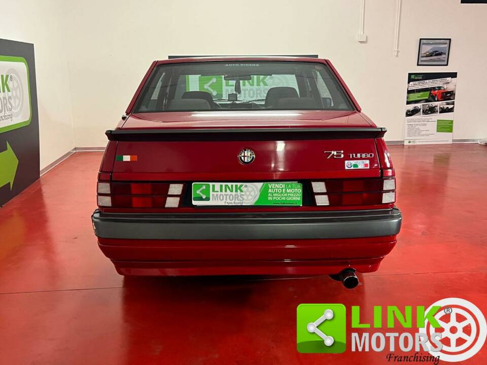Image 5/10 de Alfa Romeo 75 1.8 Turbo America (1989)