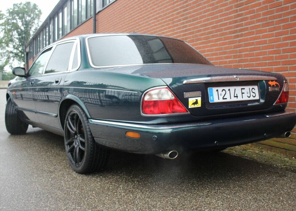 Bild 8/8 von Jaguar XJ 8 4.0 Executive (2000)