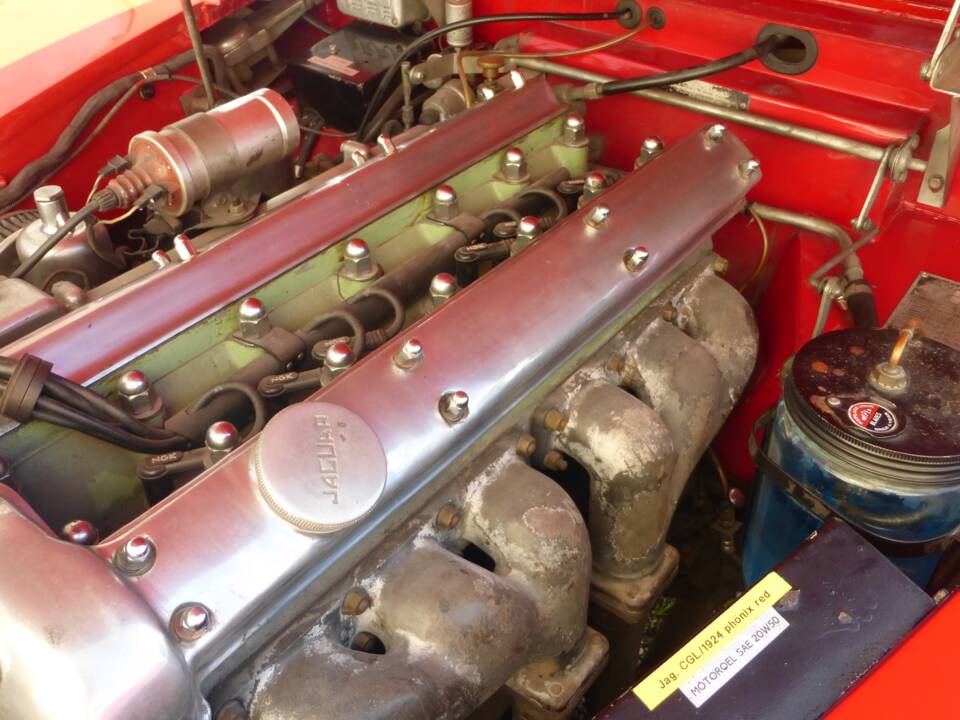 Image 107/174 of Jaguar XK 150 3.4 S OTS (1958)