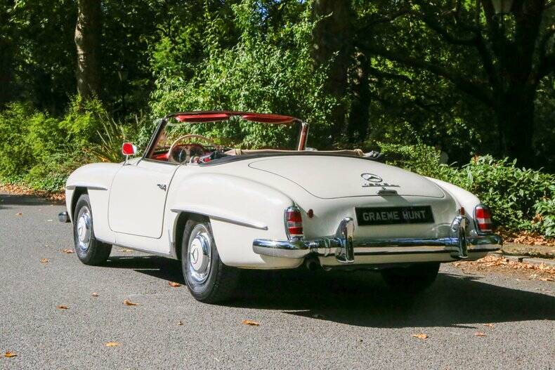 Image 10/50 of Mercedes-Benz 190 SL (1960)