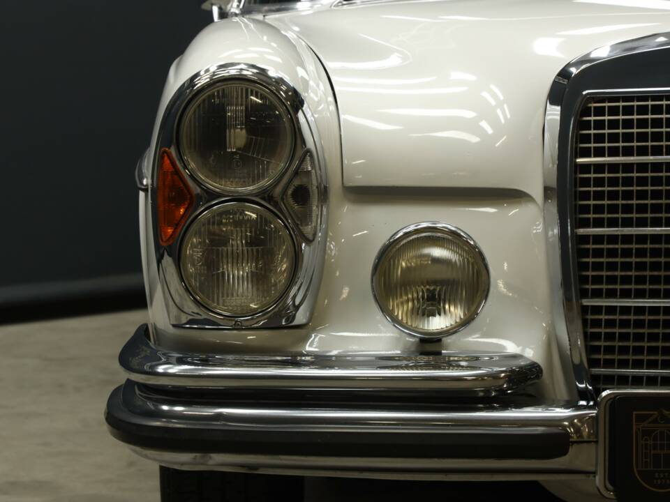 Bild 20/50 von Mercedes-Benz 280 SE (1970)