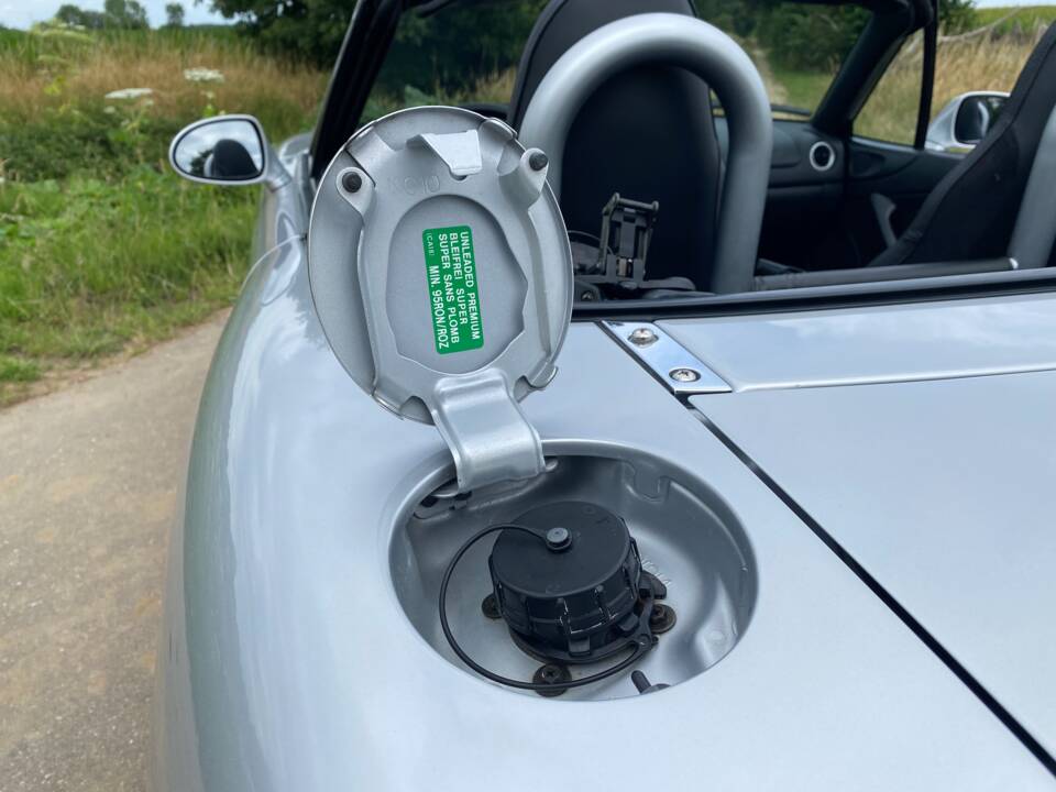 Afbeelding 60/63 van Mazda MX-5 1.6 (2004)
