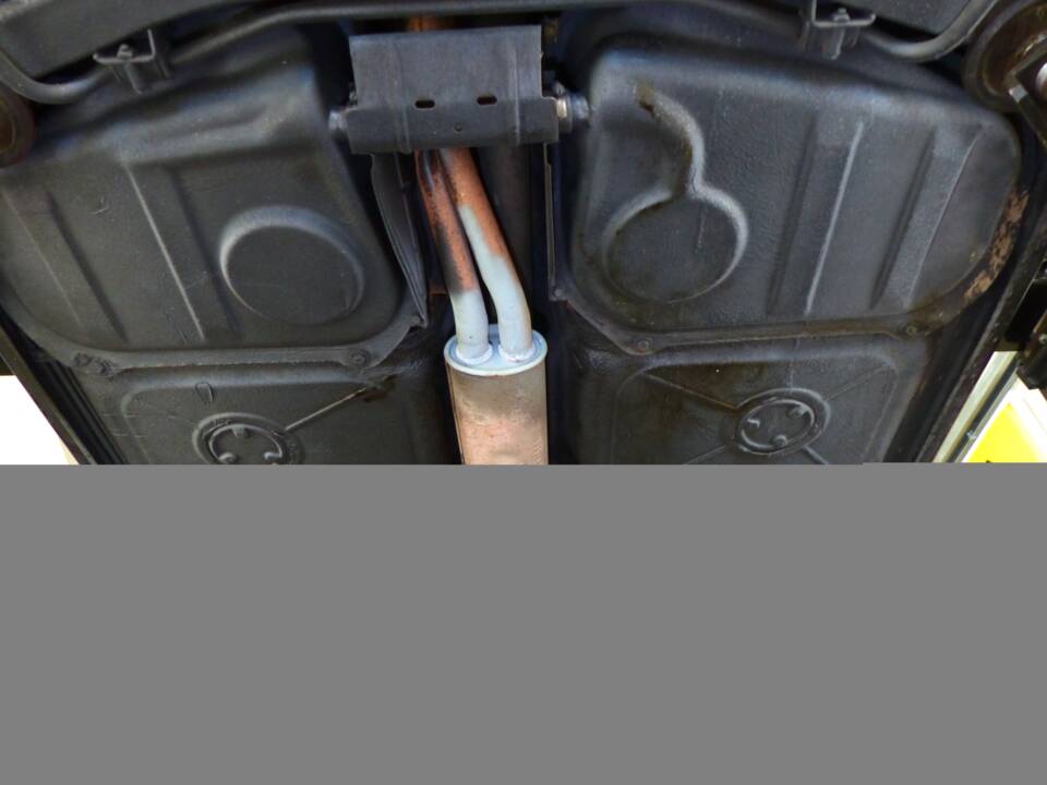 Image 24/76 of BMW 323i (1982)