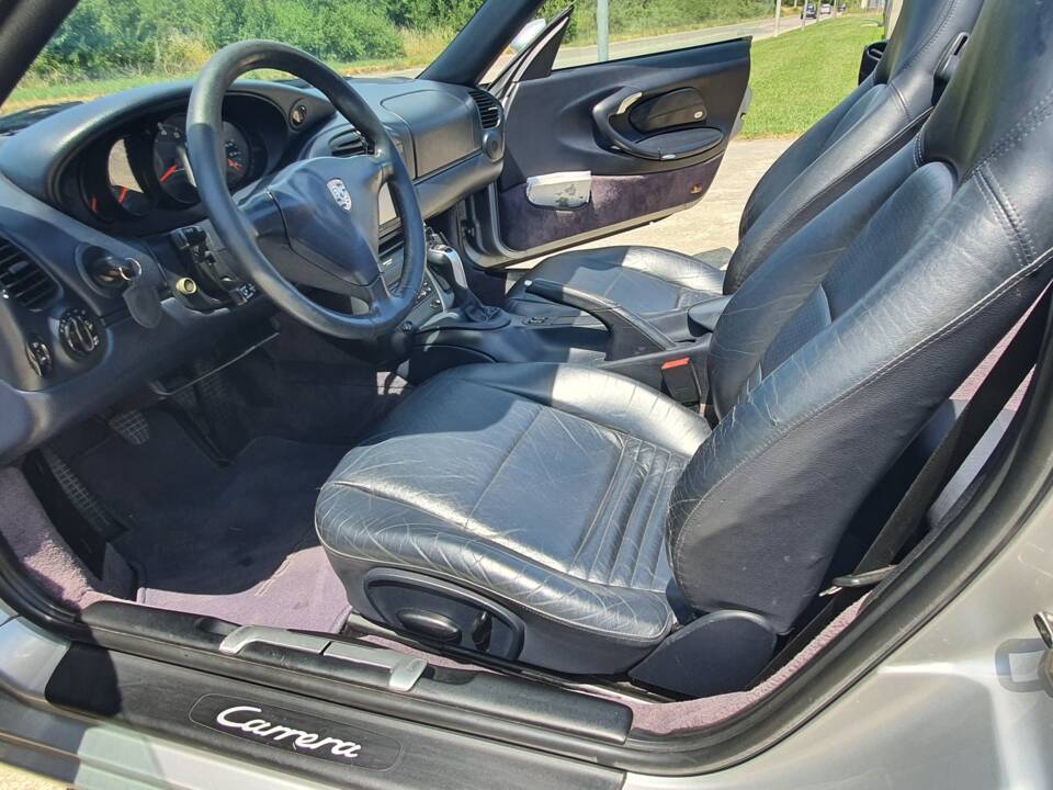Image 25/31 de Porsche 911 Carrera (2000)