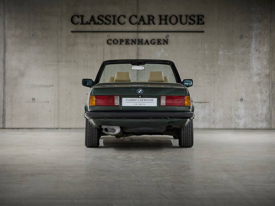 Image 5/90 of BMW 325i (1987)