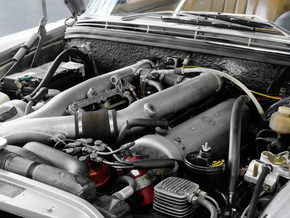 Immagine 43/50 di Mercedes-Benz 300 SEL 6.3 (1968)