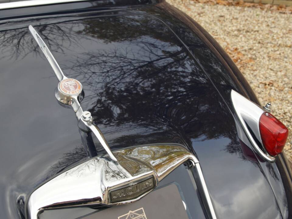 Image 43/50 of Jaguar XK 150 3.4 S FHC (1959)