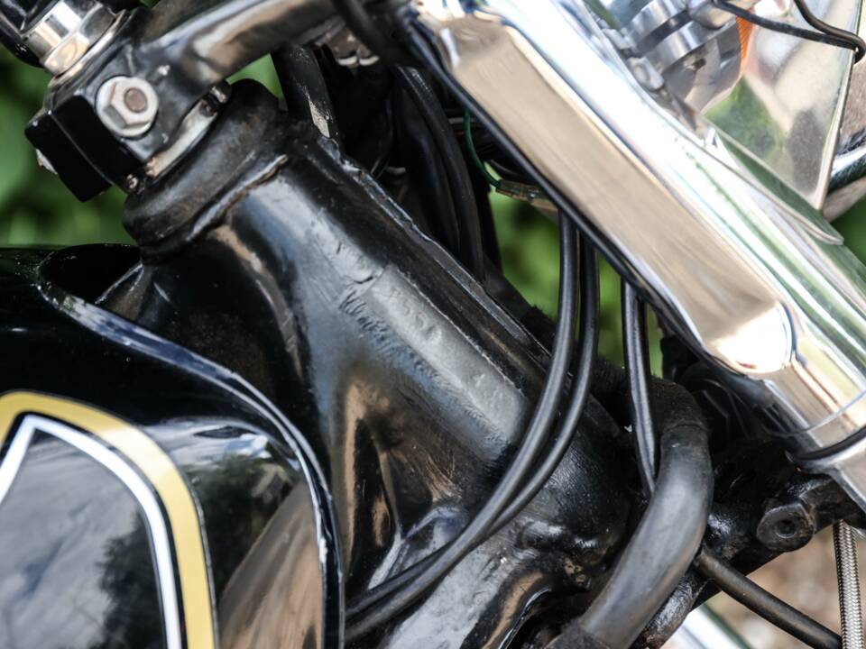 Image 14/25 of Suzuki GT 550 II (1976)