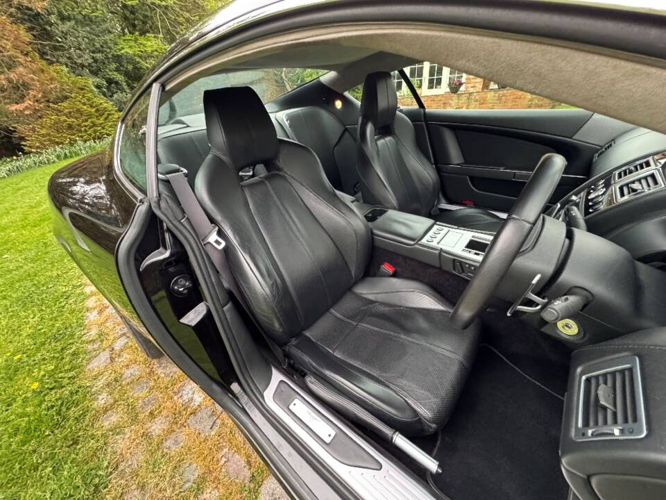 Afbeelding 27/30 van Aston Martin DB 9 (2007)