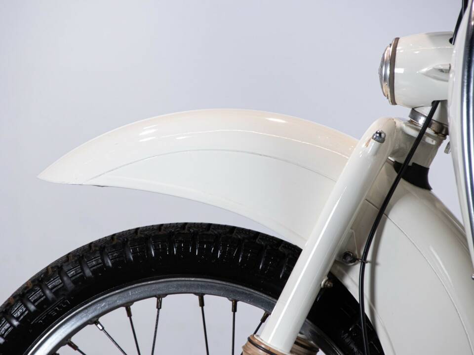 Image 17/50 of Aermacchi Zeffiro 125 (1956)