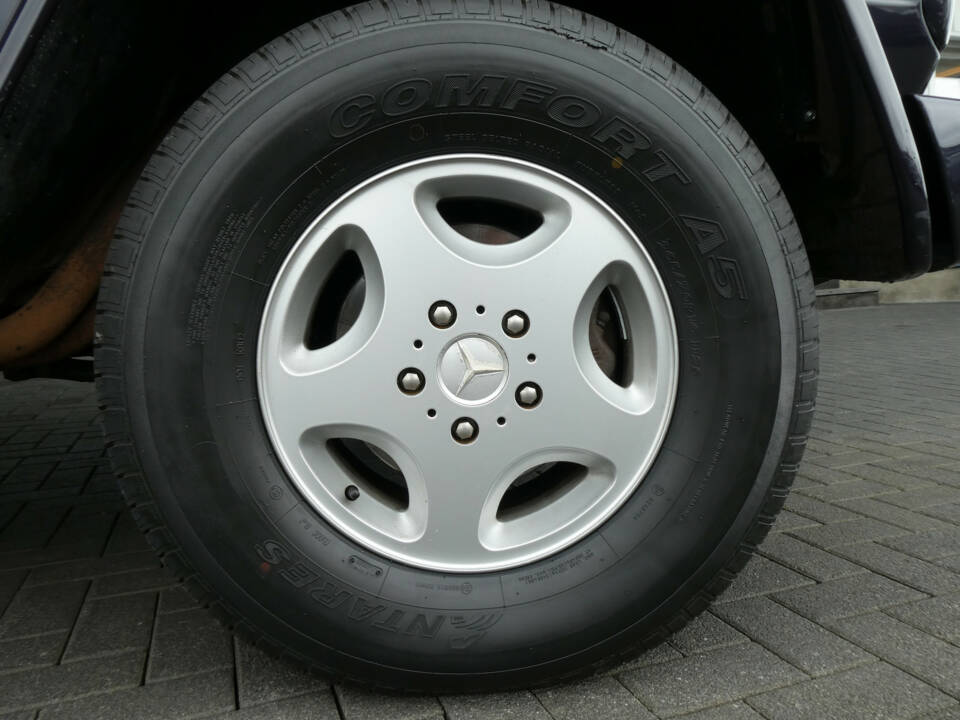 Image 22/23 of Mercedes-Benz 500 GE (1993)