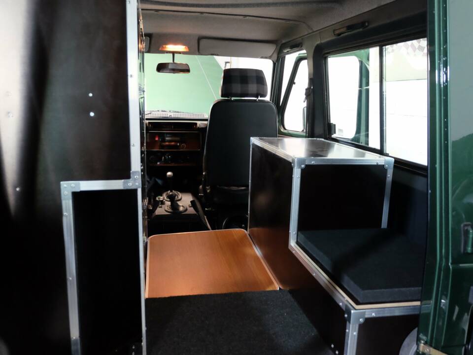 Bild 18/26 von Mercedes-Benz 250 GD (lang) (1989)