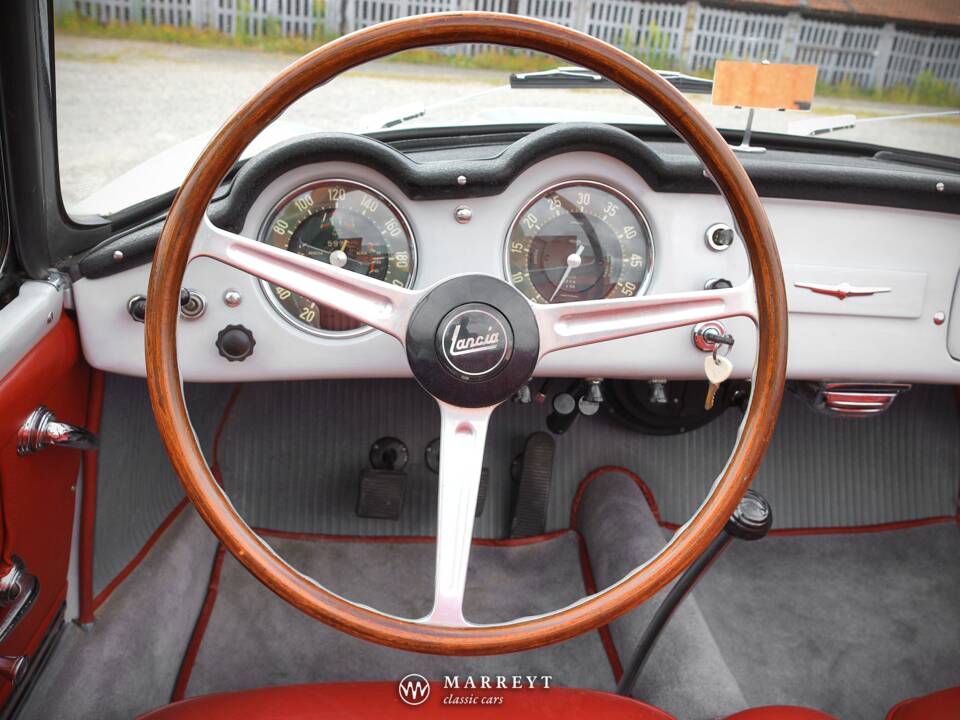 Image 30/70 of Lancia Aurelia B24 Convertible (1957)