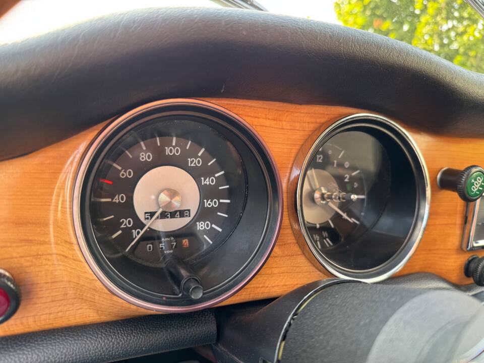 Image 19/30 of Volkswagen Karmann Ghia 1600 (1973)